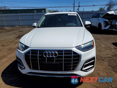 Piąte zdjęcie samochodu w środku: 2021 AUDI Q5 PREMIUM VIN:WA1AAAFY5M2079948 - miniatura