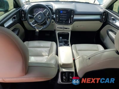 Zdjęcie 8 z 13 samochodu: 2019 VOLVO XC40 T5 MOMENTUM VIN:YV4162XZ9K2013255 - miniatura