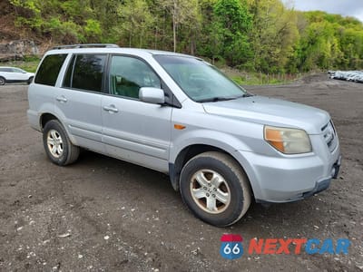 Czwarte zdjęcie samochodu z boku: 2008 HONDA PILOT VP VIN:5FNYF182X8B055954 - miniatura