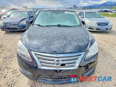 Piąte zdjęcie samochodu w środku: 2015 NISSAN SENTRA S VIN:3N1AB7AP4FY271938 - miniatura
