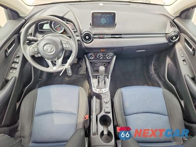 Zdjęcie 8 z 12 samochodu: 2018 TOYOTA YARIS IA BASE VIN:3MYDLBYV7JY326326 - miniatura