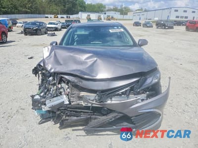 Piąte zdjęcie samochodu w środku: 2022 TOYOTA CAMRY HYBRID XLE VIN:4T1F31AK3NU586826 - miniatura