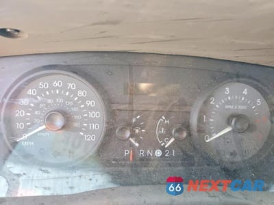 Zdjęcie 9 z 12 samochodu: 2007 MERCURY GRAND MARQUIS GS VIN:2MEFM74V47X602861 - miniatura