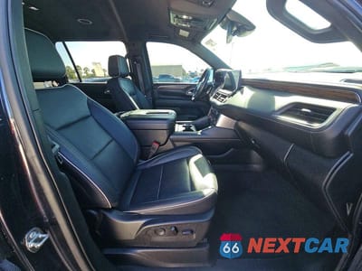 Piąte zdjęcie samochodu w środku: 2023 CHEVROLET SUBURBAN K1500 PREMIER VIN:1GNSKFKD5PR363123 - miniatura