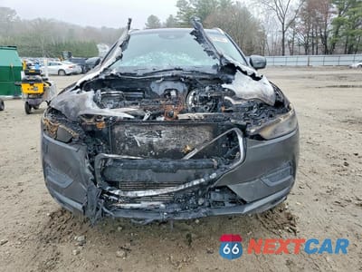Piąte zdjęcie samochodu w środku: 2019 VOLVO XC60 T5 VIN:LYV102RK5KB289547 - miniatura