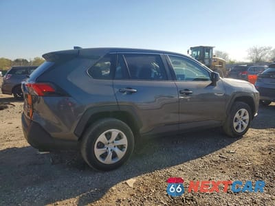 Trzecie zdjęcie samochodu z tyłu: 2024 TOYOTA RAV4 VIN:2T3F1RFV1RW429655 - miniatura