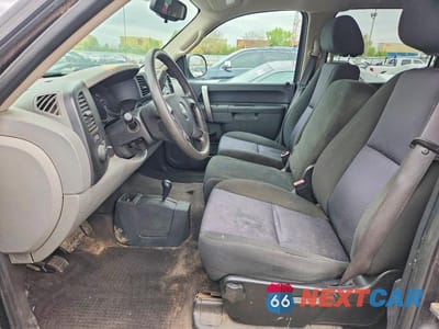 Zdjęcie 7 z 12 samochodu: 2010 GMC SIERRA K1500 SL VIN:3GTRKUEA1AG120834 - miniatura