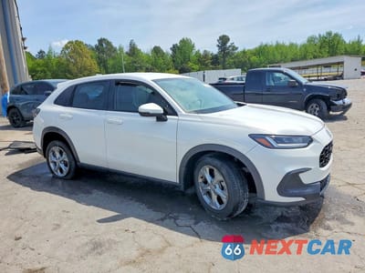 Czwarte zdjęcie samochodu z boku: 2025 HONDA HR-V LX VIN:3CZRZ1H3XSM757547 - miniatura