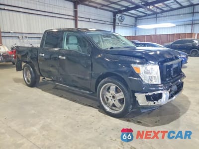 Czwarte zdjęcie samochodu z boku: 2020 NISSAN TITAN SV VIN:1N6AA1EF5LN507632 - miniatura