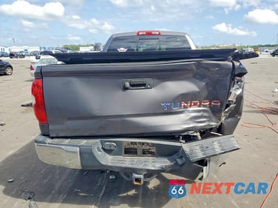 Zdjęcie 6 z 11 samochodu: 2018 TOYOTA TUNDRA SR5 VIN:5TFRY5F14JX235460 - miniatura