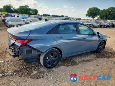 Trzecie zdjęcie samochodu z tyłu: 2023 HYUNDAI ELANTRA SEL VIN:KMHLM4AG7PU374625 - miniatura