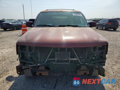 Piąte zdjęcie samochodu w środku: 2003 CHEVROLET SUBURBAN VIN:1GNEC16Z83J166829 - miniatura