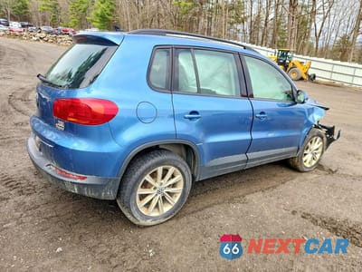 Trzecie zdjęcie samochodu z tyłu: 2017 VOLKSWAGEN TIGUAN VIN:WVGBV7AX1HK048357 - miniatura