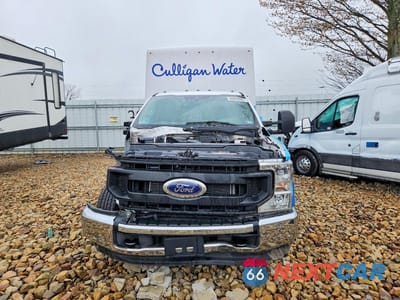 Piąte zdjęcie samochodu w środku: 2022 FORD F350 SUPER DUTY VIN:1FDRF3G66NED09785 - miniatura