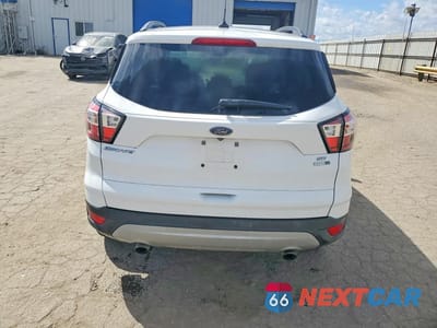 Zdjęcie 6 z 11 samochodu: 2018 FORD ESCAPE SE VIN:1FMCU9GDXJUC89165 - miniatura