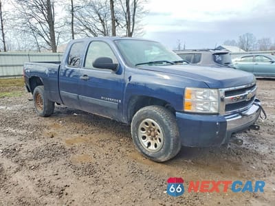 Czwarte zdjęcie samochodu z boku: 2008 CHEVROLET SILVERADO K1500 VIN:2GCEK19C181103074 - miniatura