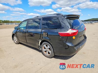 Drugie zdjęcie samochodu z przodu: 2015 TOYOTA SIENNA LE VIN:5TDKK3DC3FS577782 - miniatura