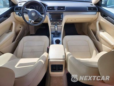 Zdjęcie 8 z 12 samochodu: 2014 VOLKSWAGEN PASSAT SE VIN:1VWBS7A38EC042486 - miniatura