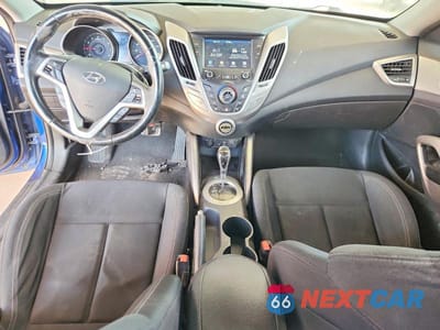Zdjęcie 8 z 13 samochodu: 2017 HYUNDAI VELOSTER BASE VIN:KMHTC6AD4HU311553 - miniatura