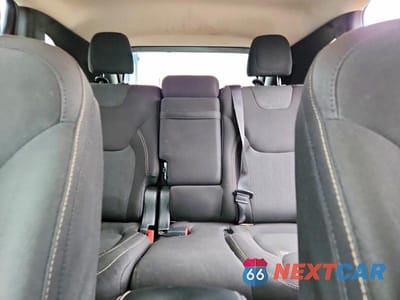 Zdjęcie 10 z 13 samochodu: 2016 JEEP CHEROKEE LATITUDE VIN:1C4PJMCS1GW198658 - miniatura