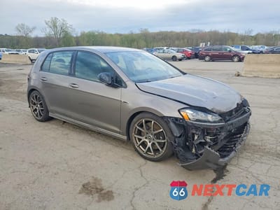 Czwarte zdjęcie samochodu z boku: 2016 VOLKSWAGEN GOLF R VIN:WVWLF7AU6GW143371 - miniatura