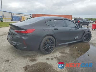 Trzecie zdjęcie samochodu z tyłu: 2022 BMW M8 VIN:WBSGV0C03NCH18297 - miniatura