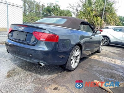 Czwarte zdjęcie samochodu z boku: 2013 AUDI A5 PREMIUM VIN:WAUAFAFH8DN002994 - miniatura