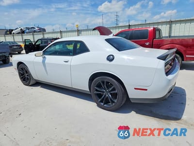 Drugie zdjęcie samochodu z przodu: 2016 DODGE CHALLENGER SXT VIN:2C3CDZAG0GH119646 - miniatura