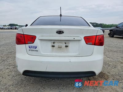 Zdjęcie 6 z 13 samochodu: 2012 KIA FORTE LX VIN:KNAFT4A21C5579805 - miniatura