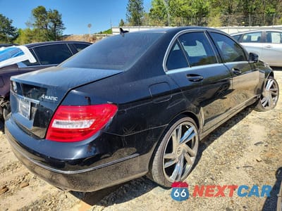 Trzecie zdjęcie samochodu z tyłu: 2014 MERCEDES-BENZ C 300 4MATIC VIN:WDDGF8AB6ER317575 - miniatura
