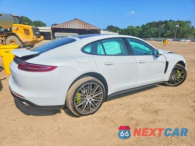 Trzecie zdjęcie samochodu z tyłu: 2019 PORSCHE PANAMERA 4 E-HYBRID VIN:WP0AE2A71KL125569 - miniatura