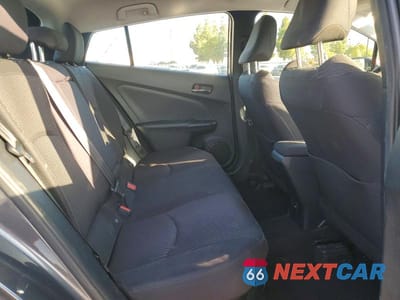 Zdjęcie 10 z 13 samochodu: 2017 TOYOTA PRIUS THREE VIN:JTDKARFU8H3046920 - miniatura