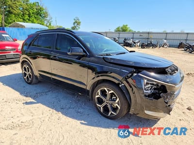 Czwarte zdjęcie samochodu z boku: 2023 KIA NIRO EX TOURING VIN:KNDCR3LE2P5036877 - miniatura