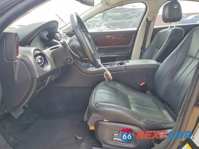 Zdjęcie 7 z 12 samochodu: 2011 JAGUAR XJ VIN:SAJWA1CBXBLV12216 - miniatura