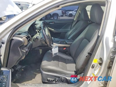 Zdjęcie 7 z 12 samochodu: 2016 LEXUS IS 200T VIN:JTHBA1D25G5018920 - miniatura