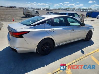 Trzecie zdjęcie samochodu z tyłu: 2019 NISSAN ALTIMA 2.5 SR VIN:1N4BL4CV9KC182965 - miniatura