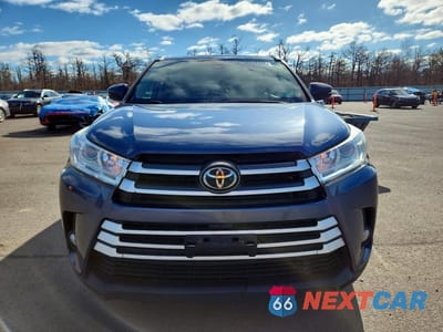 Piąte zdjęcie samochodu w środku: 2019 TOYOTA HIGHLANDER XLE VIN:5TDJZRFH3KS725765 - miniatura