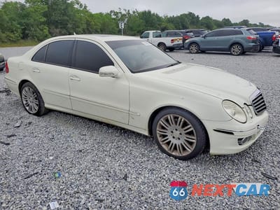 Czwarte zdjęcie samochodu z boku: 2008 MERCEDES-BENZ E 350 VIN:WDBUF56X38B213198 - miniatura