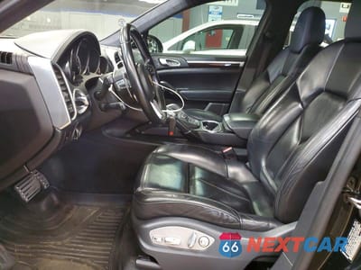 Zdjęcie 7 z 13 samochodu: 2016 PORSCHE CAYENNE GTS VIN:WP1AD2A28GLA80305 - miniatura