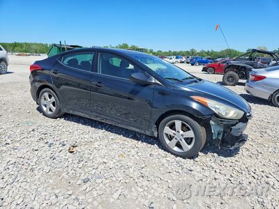 Czwarte zdjęcie samochodu z boku: 2013 HYUNDAI ELANTRA GLS VIN:5NPDH4AE3DH257643 - miniatura