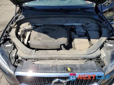 Zdjęcie 11 z 12 samochodu: 2018 VOLVO XC60 T5 VIN:LYV102RK9JB106214 - miniatura