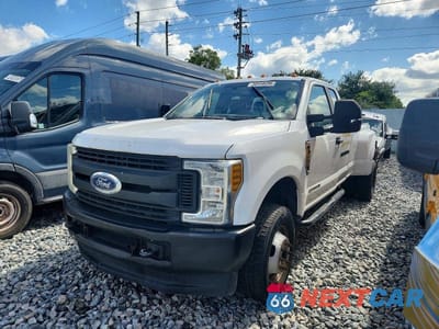 Drugie zdjęcie samochodu z przodu: 2019 FORD F350 SUPER DUTY VIN:1FT8X3DT0KEC36108 - miniatura