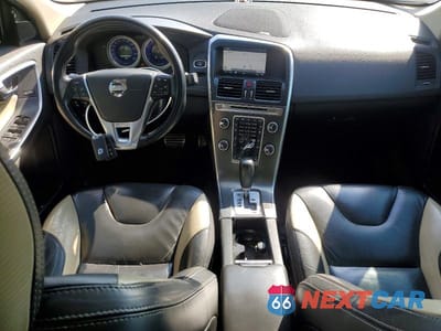 Zdjęcie 8 z 13 samochodu: 2012 VOLVO XC60 T6 VIN:YV4902DZ1C2319814 - miniatura