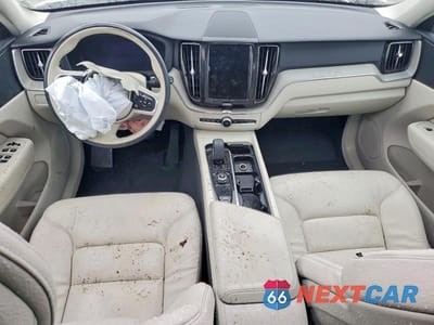 Zdjęcie 8 z 12 samochodu: 2023 VOLVO XC60 PLUS VIN:YV4L12RE5P1265213 - miniatura