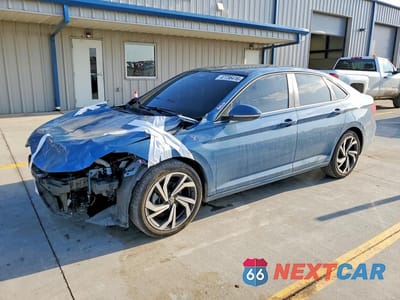 2025 VOLKSWAGEN JETTA SEL 3VWGX7BU3SM042811 - główne zdjęcie licytacji z USA - miniatura