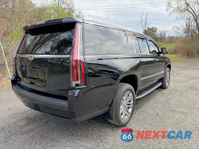 Czwarte zdjęcie samochodu z boku: 2019 CADILLAC ESCALADE ESV VIN:1GYS4GKJ3KR281635 - miniatura