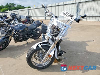 Drugie zdjęcie samochodu z przodu: 2017 SUZUKI VL800 VIN:JS1VS55A4H2100207 - miniatura