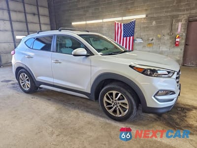 Czwarte zdjęcie samochodu z boku: 2017 HYUNDAI TUCSON SE VIN:KM8J3CA45HU403678 - miniatura