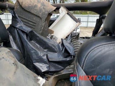 Zdjęcie 10 z 12 samochodu: 2013 JEEP WRANGLER UNLIMITED SAHARA VIN:1C4BJWEG8DL663464 - miniatura