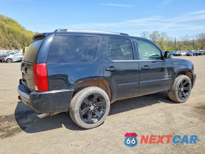 Trzecie zdjęcie samochodu z tyłu: 2013 CADILLAC ESCALADE PREMIUM VIN:1GYS4CEF3DR370334 - miniatura